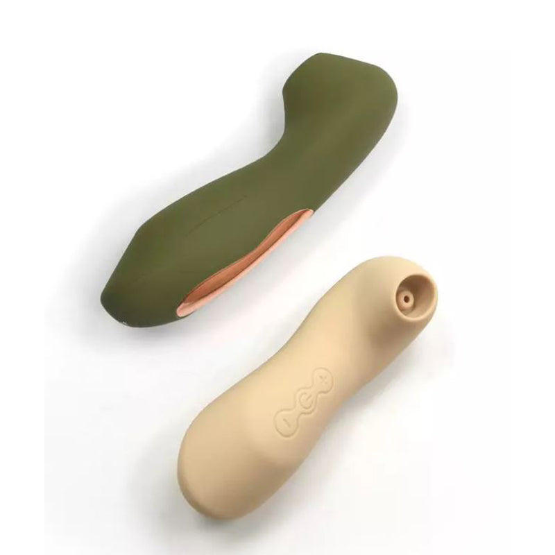 CREME POUNDING CLIT SUCKER (POUNDING&SUCKING) | IN THE NUDE COLLECTION